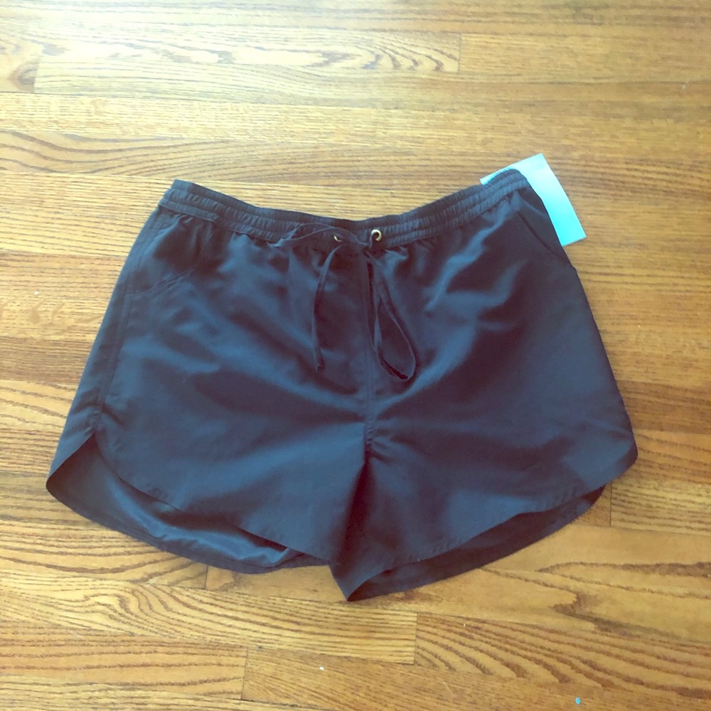 NWOT 24th & Ocean size M black swim shorts